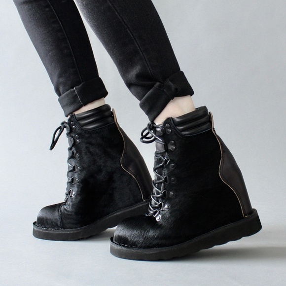 wedge hiking boots